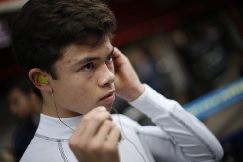 Nyck de Vries McLaren Formula Renault sterk eindschot